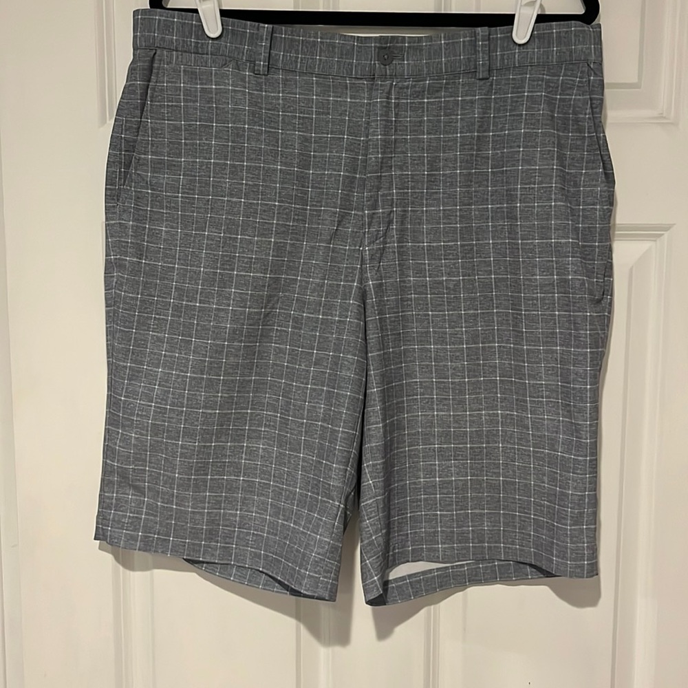 Nike Golf Short. Gray Checkered